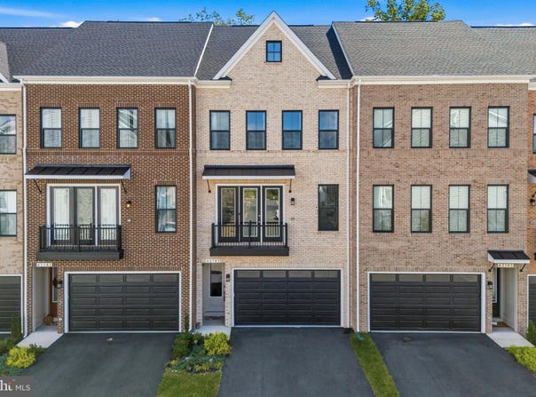 42145 SHINING STAR Square, BRAMBLETON, VA 20148