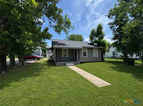 1314 E Power Avenue, Victoria, TX 77901
