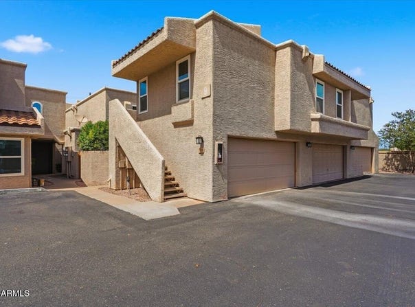 2834 S EXTENSION Road, Mesa, AZ 85210