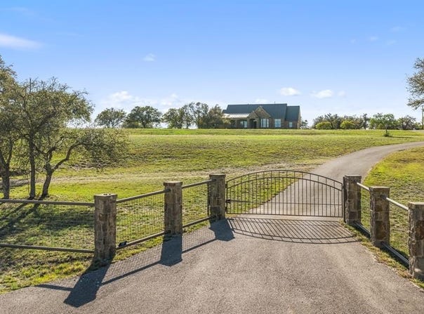 118 Landon's Way, Blanco, TX 78606