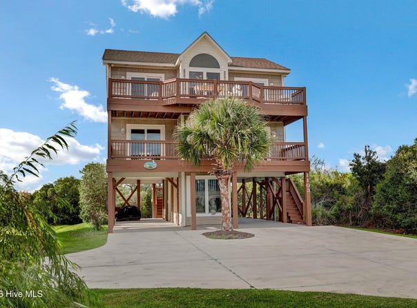 1103 N New River Drive, Surf City, NC 28445