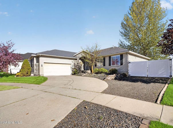 425 E Titanium Ct, Post Falls, ID 83854