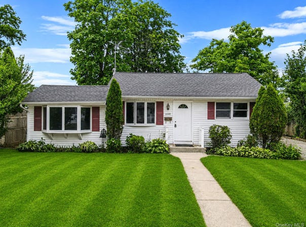 1440 Lombardy Boulevard, Bay Shore, NY 11706