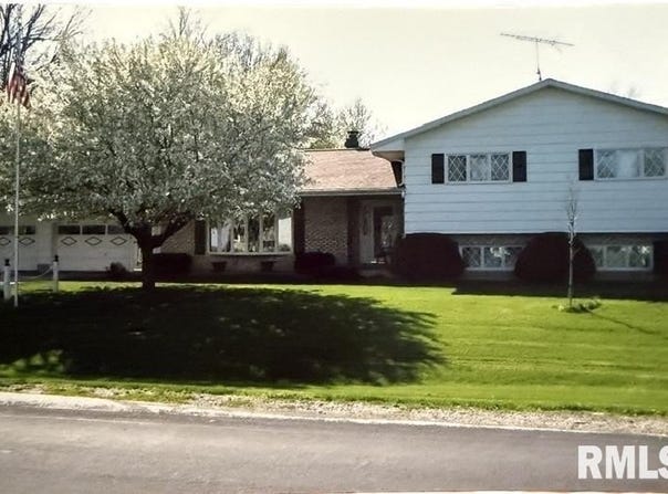 4 HILLCREST Drive, Bushnell, IL 61422