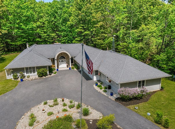 5389 Ridge Road, Pentwater, MI 49449