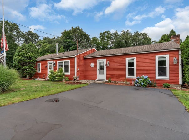 3 Douglas Circle, Smithfield, RI 02828