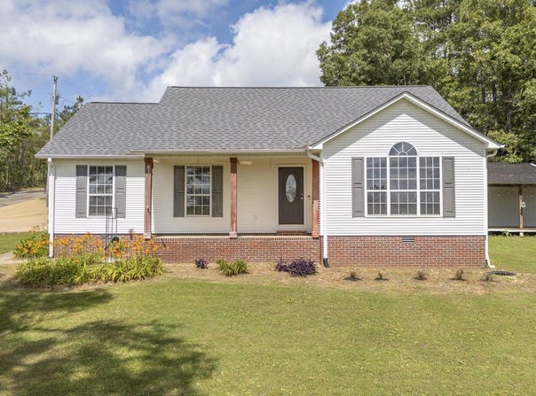 75 HAYDEN Dr, Michie, TN 38357