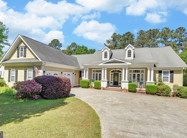227 Capri Drive, Hartwell, GA 30643