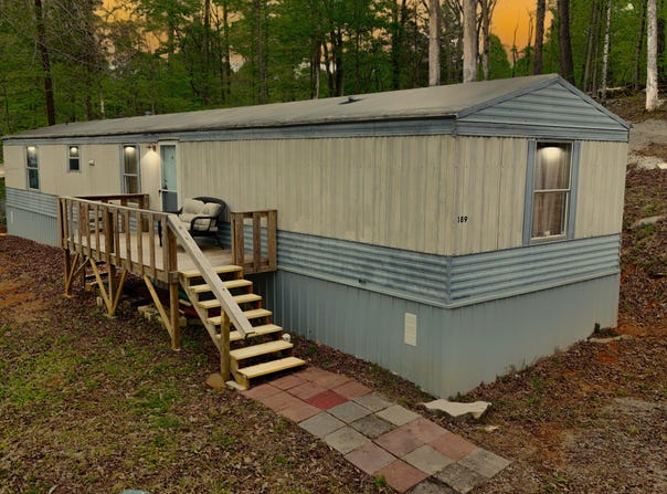 460 N Lake Drive, Burnside, KY 42519