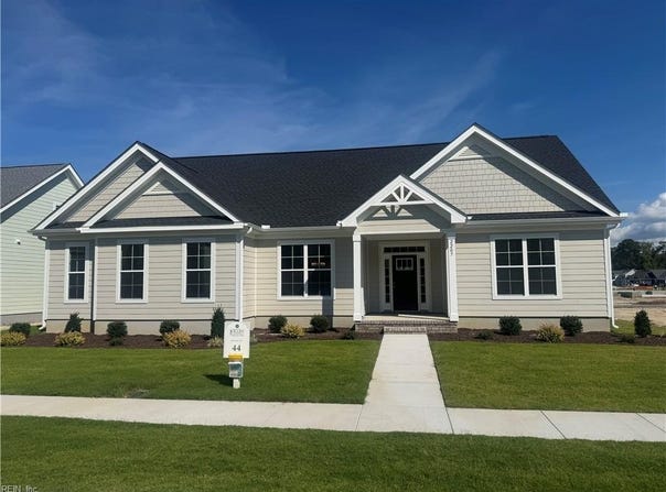 2207 Hampton Roads Parkway, Chesapeake, VA 23321