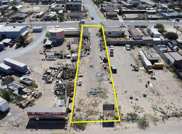 8136 N DESERT Boulevard, Canutillo, TX 79835