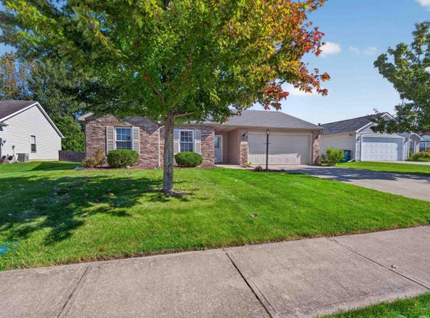 832 Willen Lane, Fort Wayne, IN 46818-8431