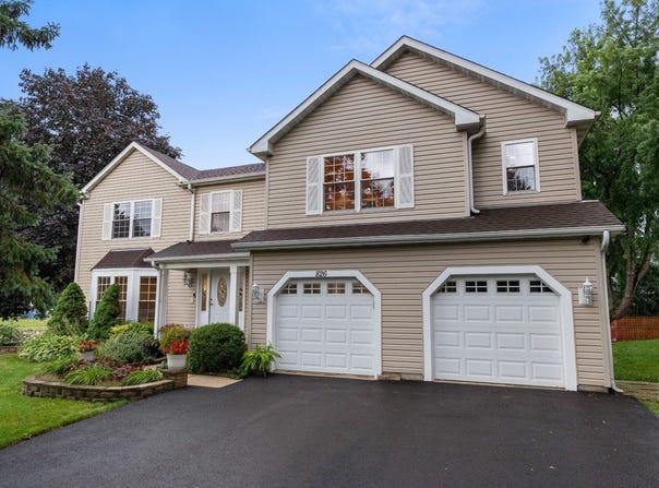 826 Pin Oak Circle, Cary, IL 60013