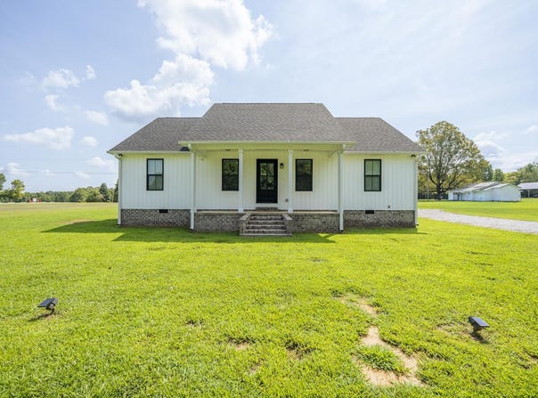 145 PURDY BEAUTY HILL Rd, Selmer, TN 38375-6406