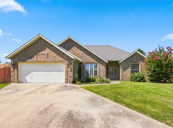 1101 Shiraz Drive, Centerton, AR 72719
