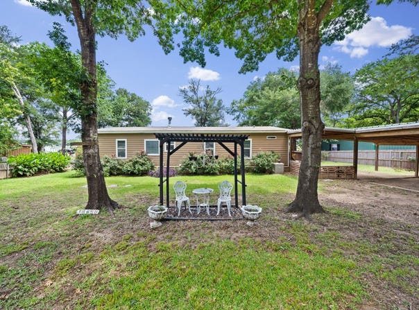 18390 Pine Drive, Eustace, TX 75124