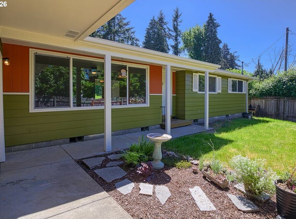 7077 MAIN St, Springfield, OR 97478