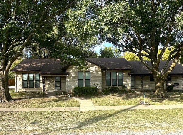 604 Harrel Avenue, Bynum, TX 76631