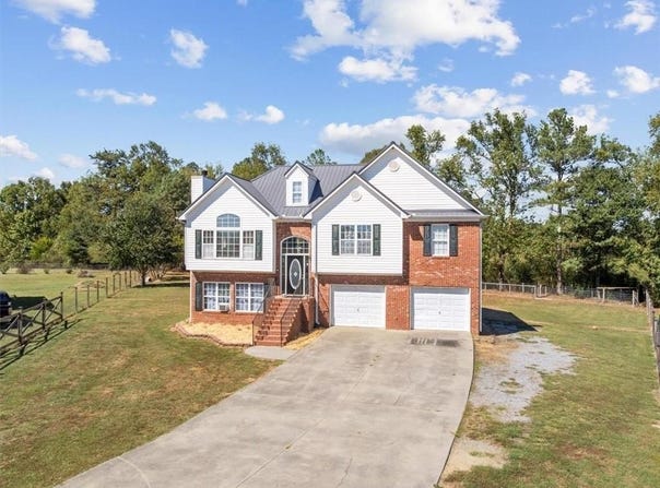 132 Pin Oak Lane SE, Calhoun, GA 30701