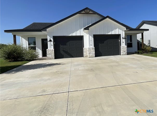 318 Dolphin Drive, Temple, TX 76501