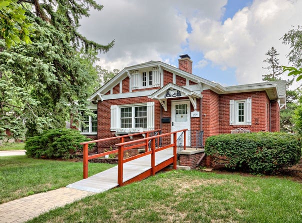 345 Vincent Place, Elgin, IL 60123