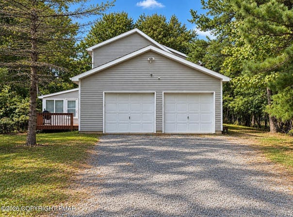 106 Gap View Drive, Long Pond, PA 18334