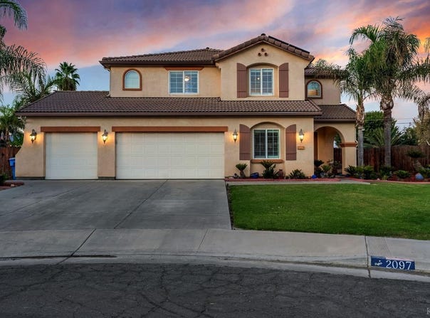 2097 N Zinfandel Drive, Hanford, CA 93230