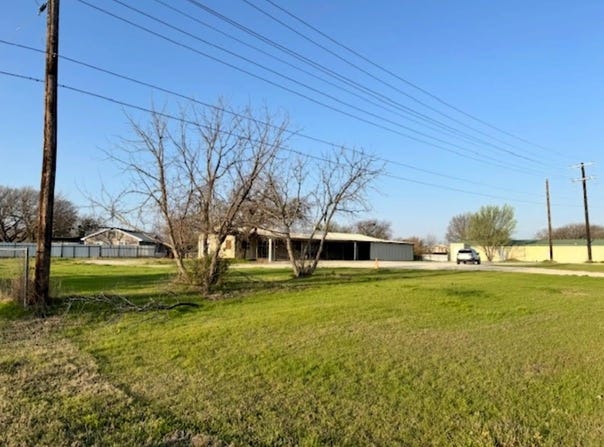 1530 E Reno Road, Reno, TX 75038