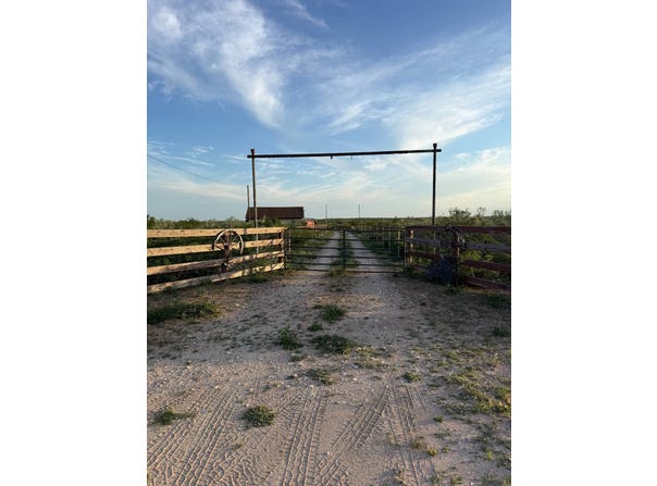 9 Highway 359, Benavides, TX 78341