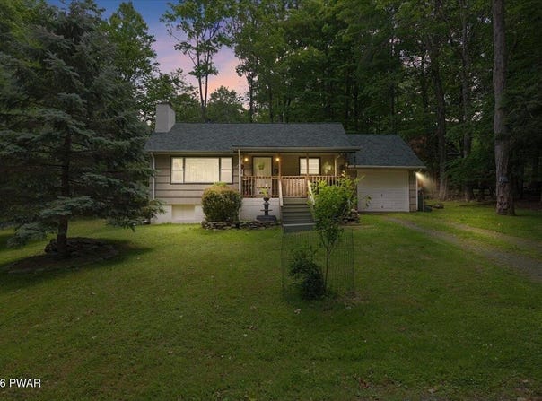 107 Maple Drive, Greentown, PA 18426