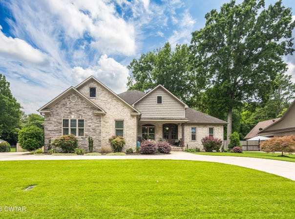 32 Sunhaven Drive, Jackson, TN 38305