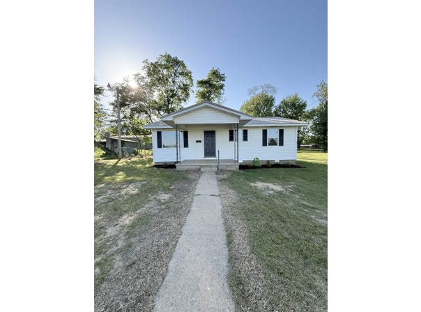 303 NW Third Street, Corning, AR 72422