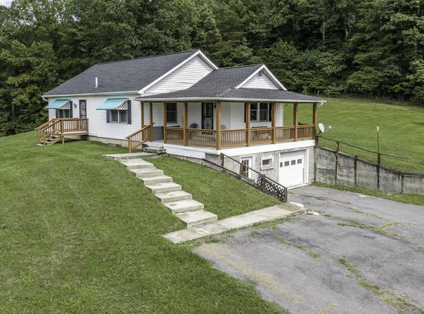 3684 VIRGINIA Ave, Goshen, VA 24439