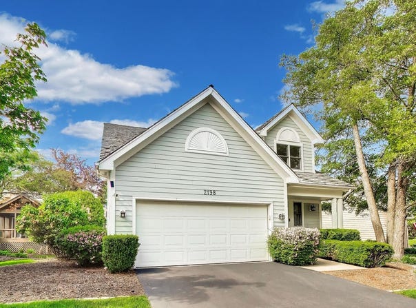 2198 Brookside Lane, Aurora, IL 60502