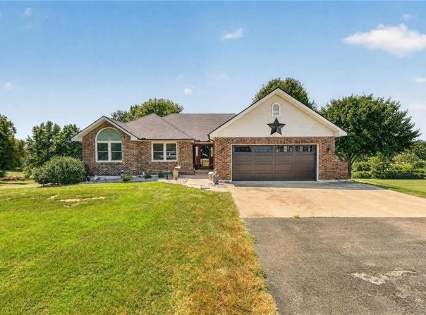 14318 Kimberly Drive, Excelsior Springs, MO 64024