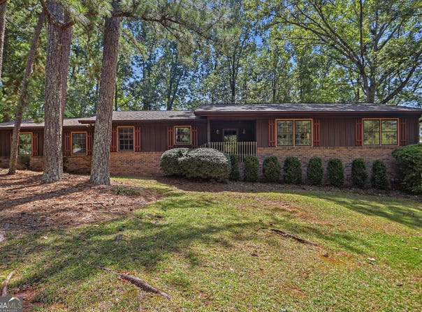 585 Buckeye Circle SE, Conyers, GA 30094