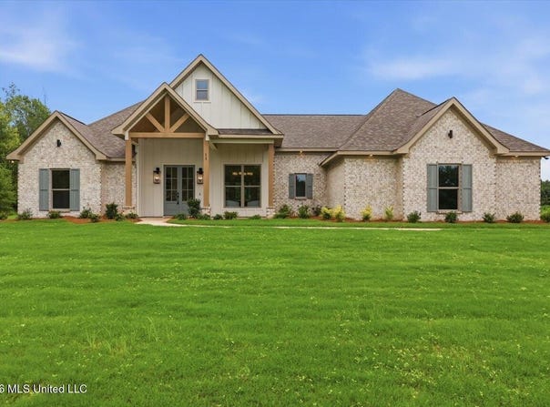 619 Dry Creek Road, Magee, MS 39111