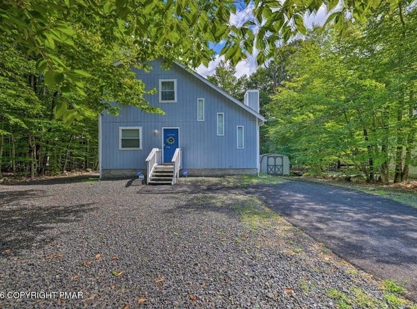9253 Westwood Drive, Tobyhanna, PA 18466