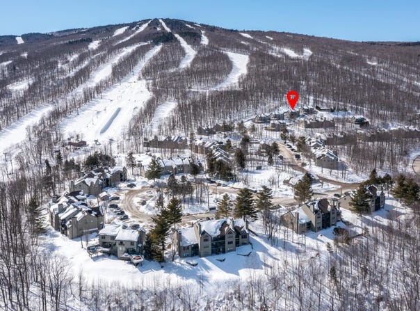 34 Ridgeview Road, Ludlow, VT 05149