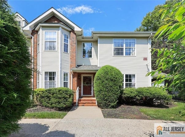 258 Pinelli Drive, Piscataway, NJ 08854