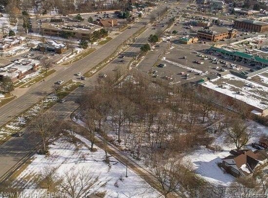 Berkshire, Bloomfield Twp, MI 48302