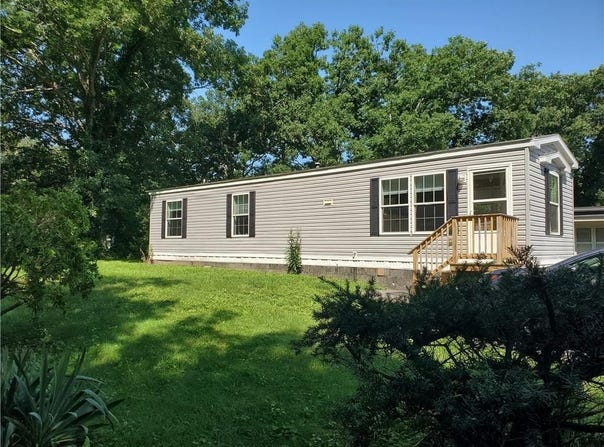 20 Lane 7, Coventry, RI 02816