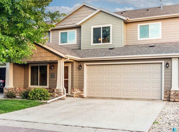 2813 E Indigo Pl, Sioux Falls, SD 57108