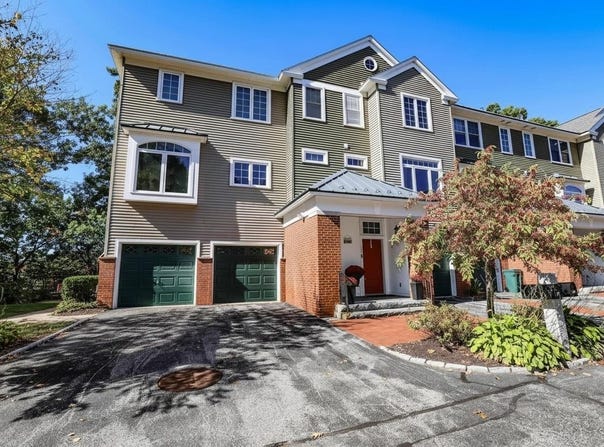 125 Riverwalk Way, Manchester, NH 03101
