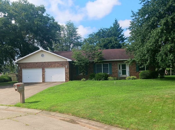 1403 N Meadowbrook Dr., Robinson, IL 62454