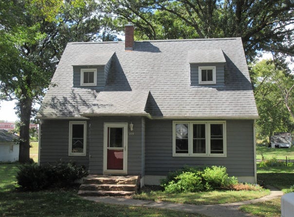 229 River St, Jackson, MN 56143
