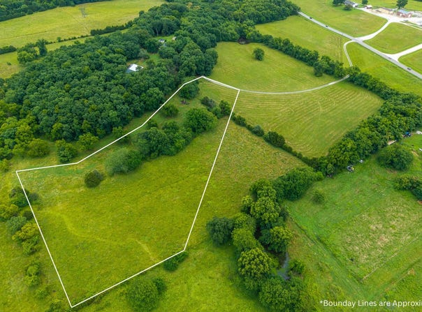 10 State Highway 32, Stockton, MO 65785