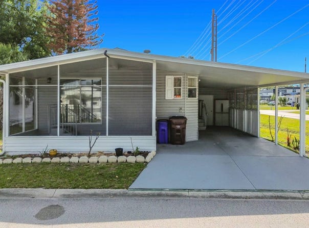 921 Sherwood Ave, St Cloud, FL 34769