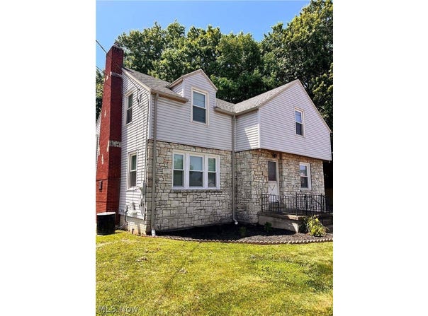 1921 Maple Avenue, Zanesville, OH 43701