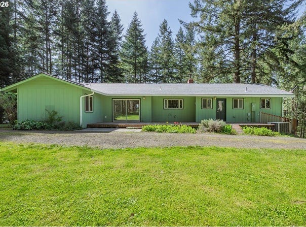 942 OSPREY Dr, Umpqua, OR 97486
